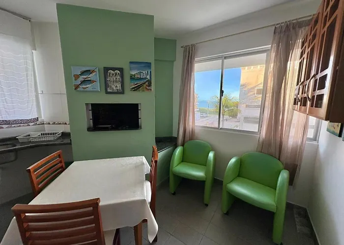 Praia De 4 Ilhas Apartamento De 1 Quarto A 50M Praia Com Vista Bombinhas